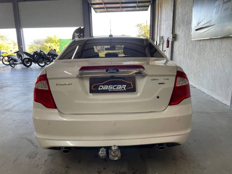 FORD - FUSION - 2011/2012 - Branca - R$ 49.900,00