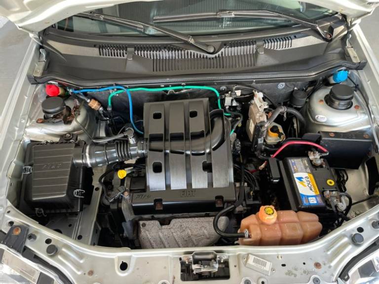 FIAT - PALIO - 2009/2010 - Prata - R$ 24.900,00