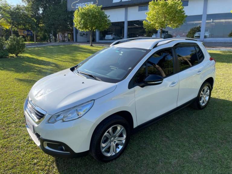 PEUGEOT - 2008 - 2017/2018 - Branca - R$ 61.900,00