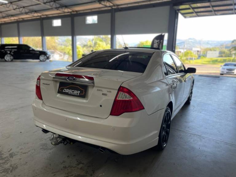 FORD - FUSION - 2011/2012 - Branca - R$ 49.900,00