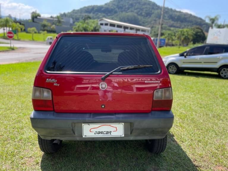 FIAT - UNO - 2010/2010 - Vermelha - R$ 29.900,00