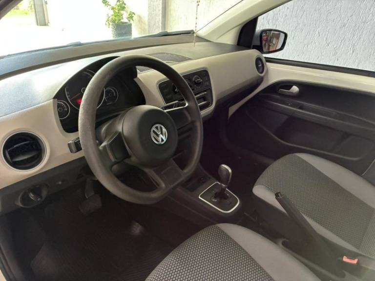 VOLKSWAGEN - UP - 2014/2015 - Branca - R$ 44.900,00