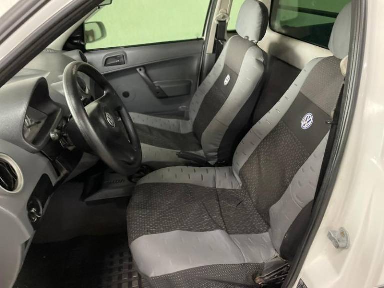 VOLKSWAGEN - SAVEIRO - 2009/2009 - Branca - R$ 33.900,00