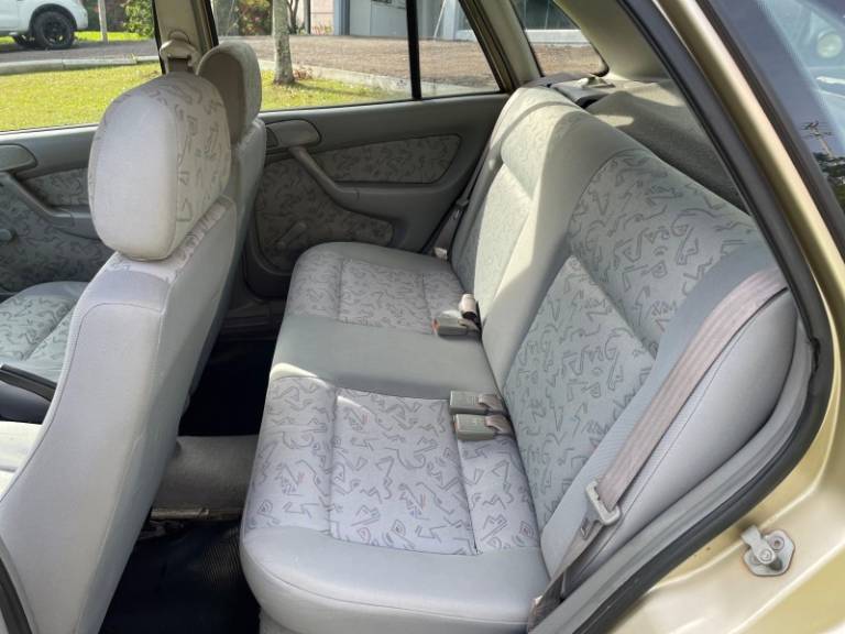 VOLKSWAGEN - GOL - 2000/2001 - Dourada - R$ 19.900,00