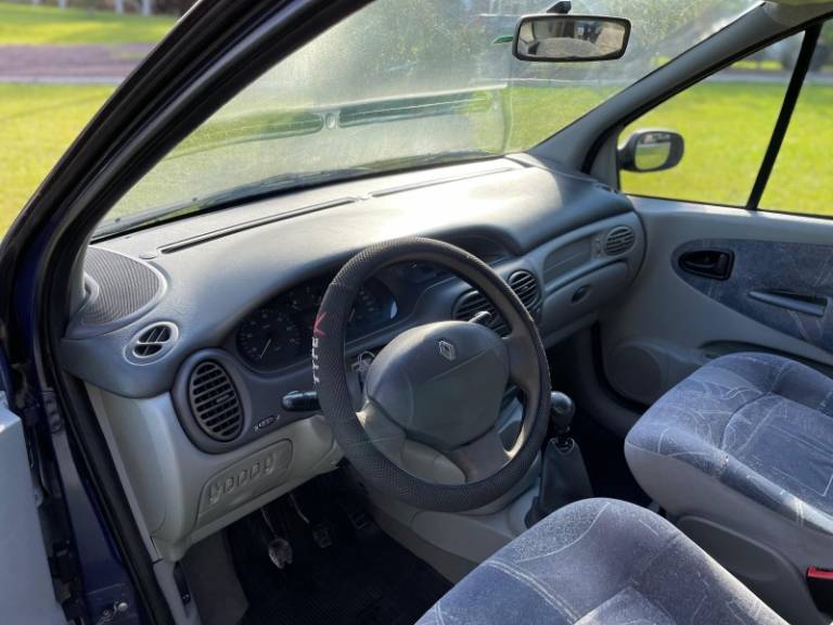 RENAULT - SCÉNIC - 2001/2001 - Azul - R$ 17.900,00