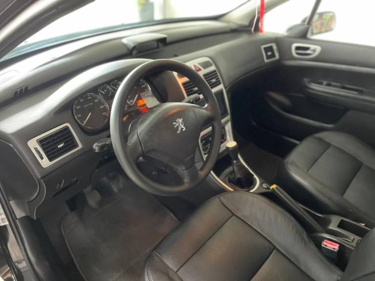 PEUGEOT - 307 - 2008/2009 - Preta - R$ 25.900,00