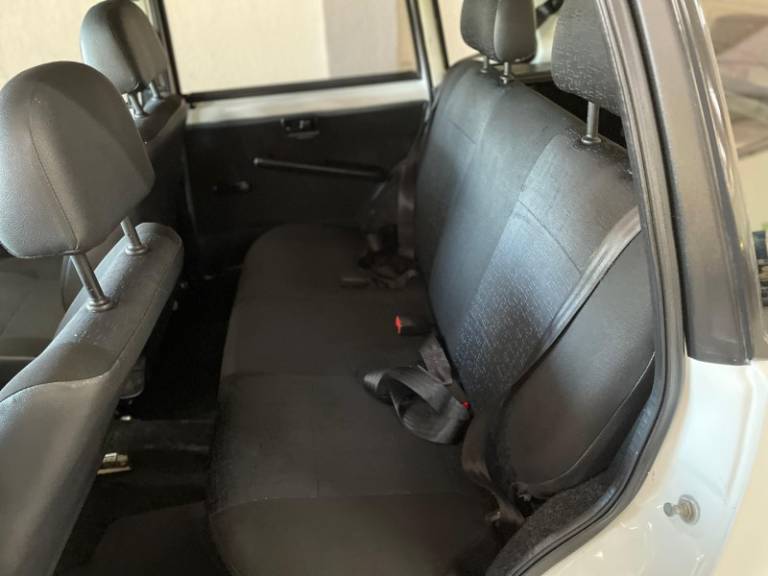 FIAT - UNO - 2009/2010 - Branca - R$ 28.900,00