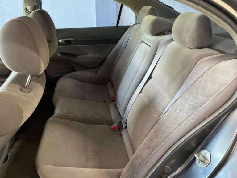 HONDA - CIVIC - 2010/2011 - Cinza - R$ 56.900,00