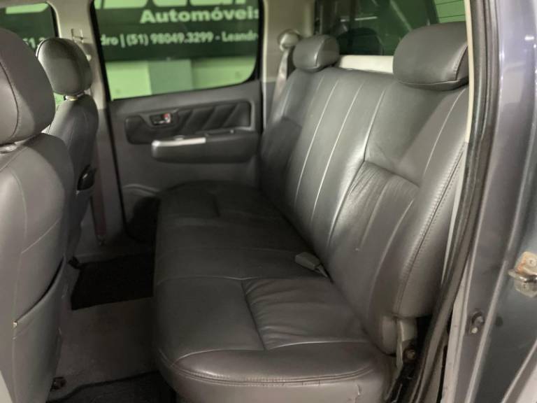 TOYOTA - HILUX - 2009/2009 - Cinza - R$ 105.900,00