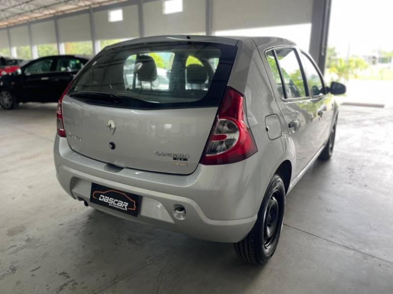 RENAULT - SANDERO - 2009/2010 - Prata - R$ 28.900,00