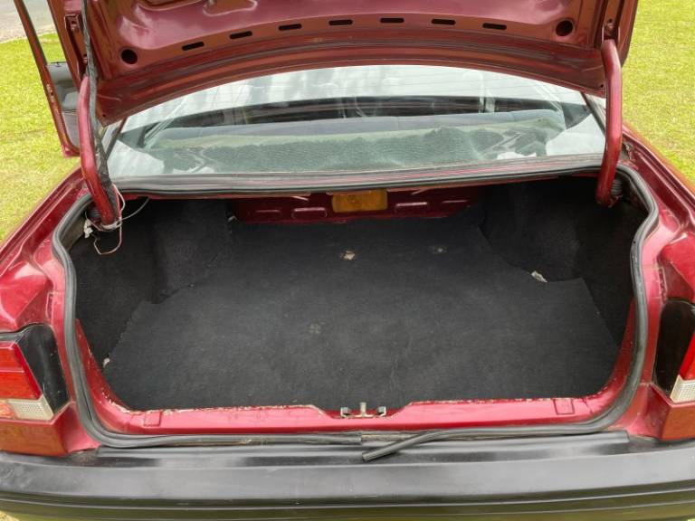 FORD - VERSAILLES - 1993/1993 - Vermelha - R$ 14.900,00