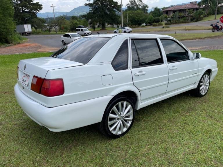 VOLKSWAGEN - SANTANA - 1999/2000 - Branca - R$ 21.900,00