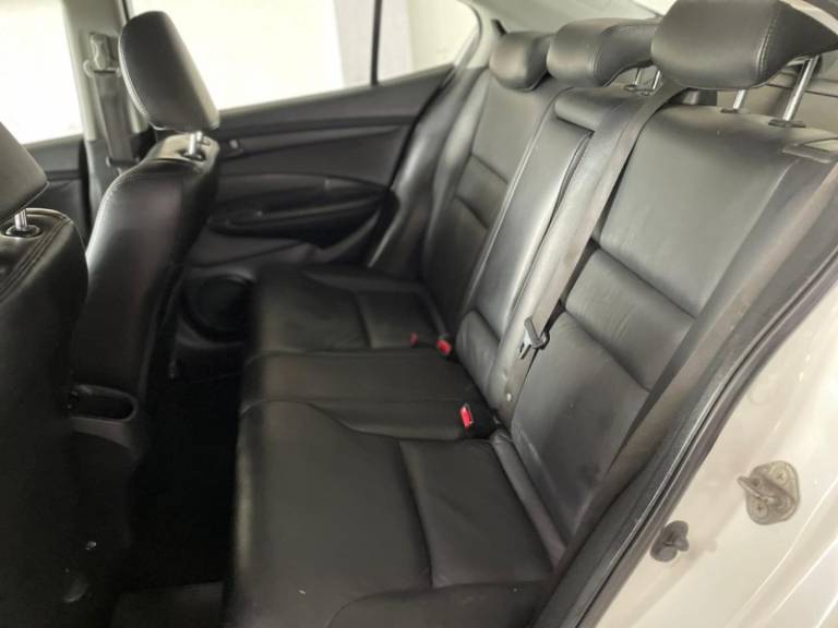 HONDA - CITY - 2012/2013 - Branca - R$ 51.900,00