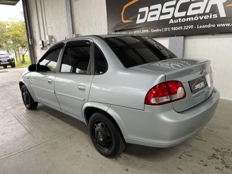 CHEVROLET - CLASSIC - 2010/2011 - Prata - R$ 28.900,00