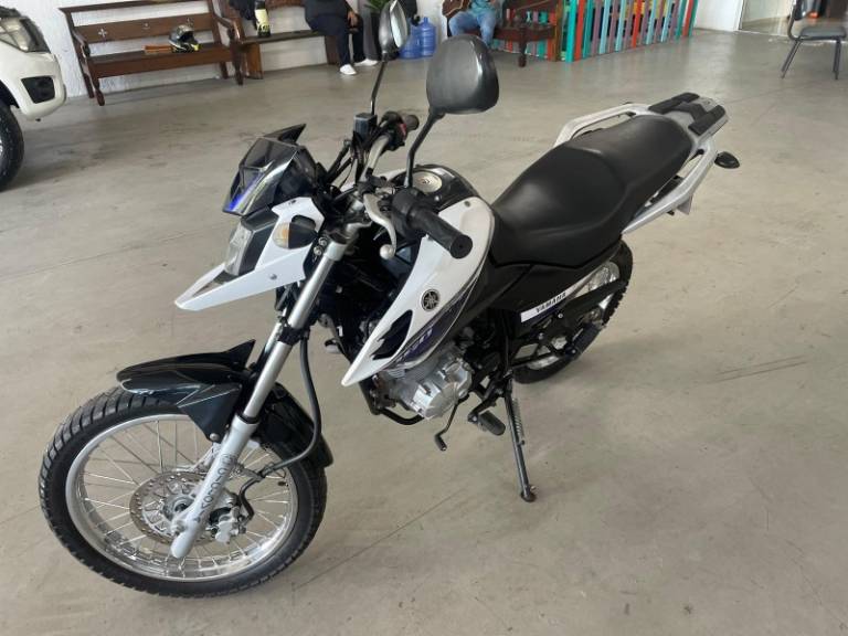 YAMAHA - XTZ 150 - 2014/2015 - Branca - R$ 14.900,00