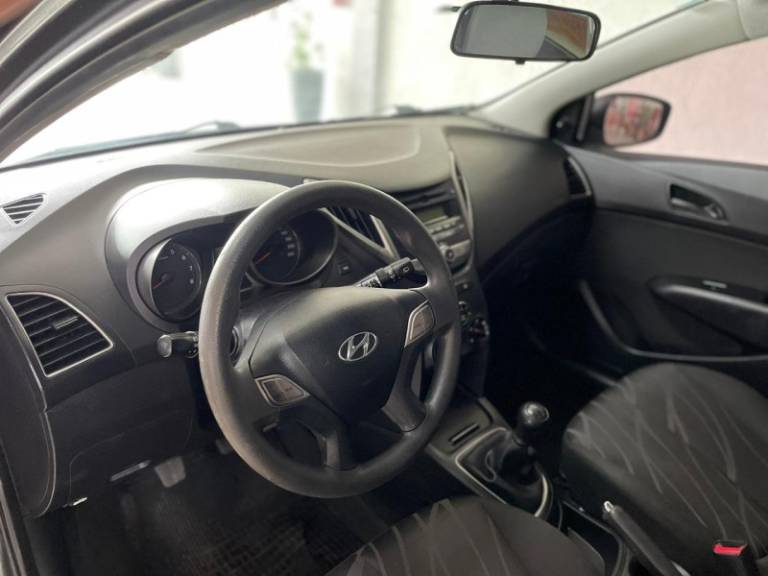 HYUNDAI - HB20 - 2012/2013 - Cinza - R$ 43.900,00