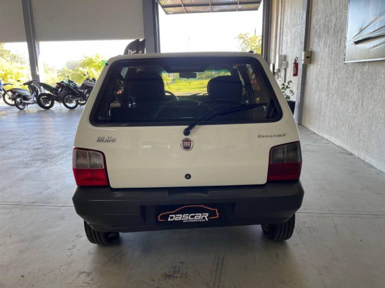 FIAT - UNO - 2009/2010 - Branca - R$ 28.900,00