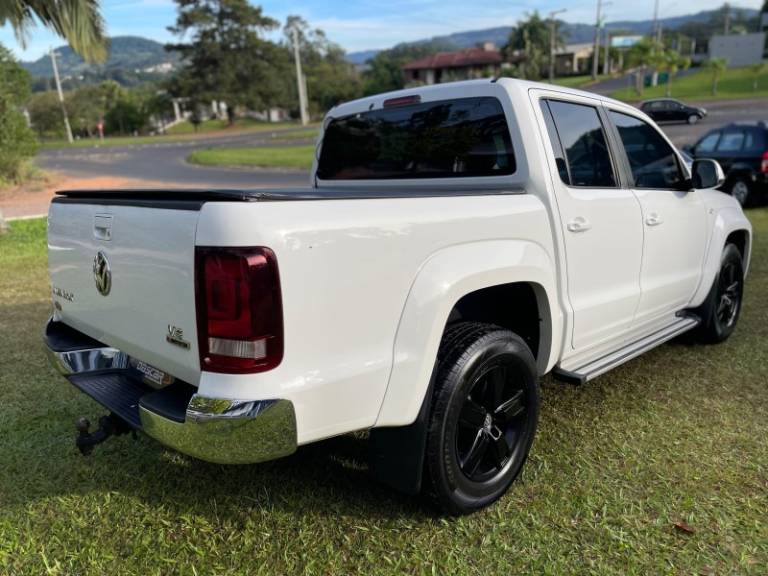 VOLKSWAGEN - AMAROK - 2019/2020 - Branca - R$ 144.900,00