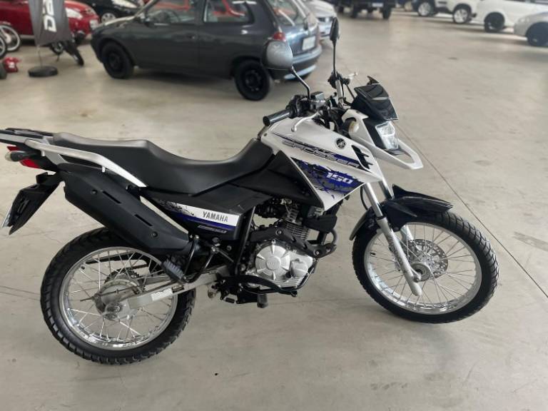 YAMAHA - XTZ 150 - 2014/2015 - Branca - R$ 14.900,00