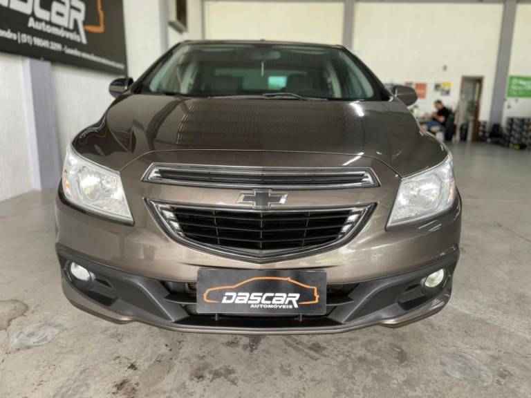 CHEVROLET - PRISMA - 2013/2014 - Cinza - R$ 43.900,00