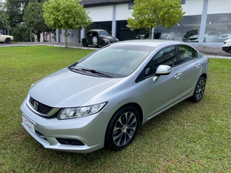 HONDA - CIVIC - 2014/2015 - Prata - R$ 82.900,00