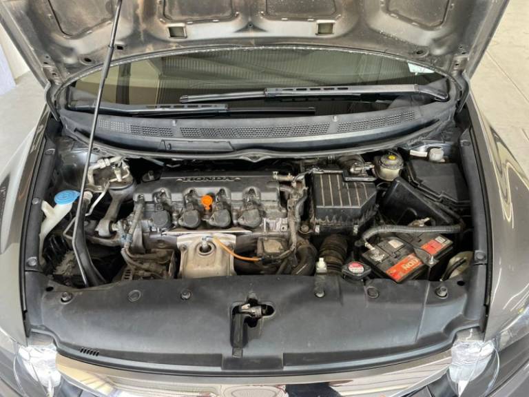 HONDA - CIVIC - 2010/2011 - Cinza - R$ 56.900,00