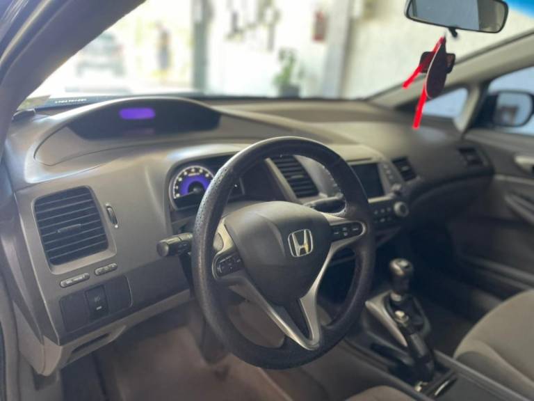 HONDA - CIVIC - 2010/2011 - Cinza - R$ 56.900,00