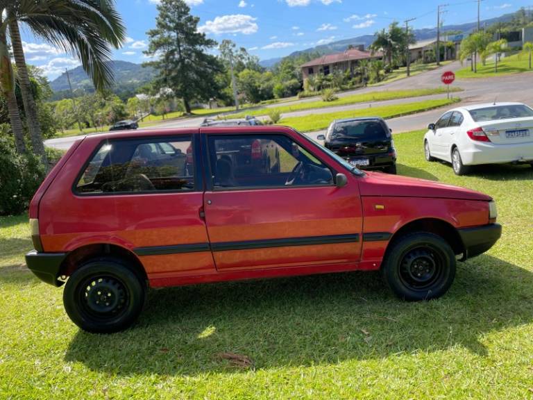 FIAT - UNO - 1992/1992 - Vermelha - R$ 7.900,00