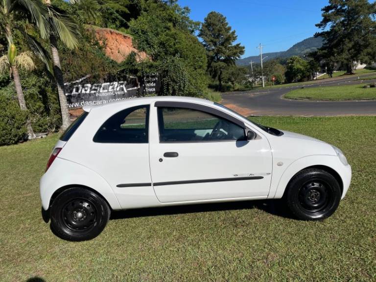 FORD - KA - 2004/2005 - Branca - R$ 19.900,00