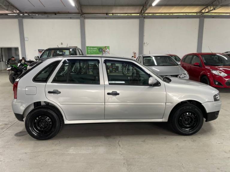 VOLKSWAGEN - GOL - 2007/2008 - Prata - R$ 25.900,00