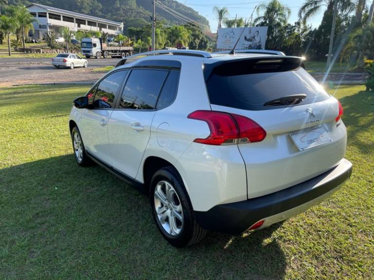 PEUGEOT - 2008 - 2017/2018 - Branca - R$ 61.900,00