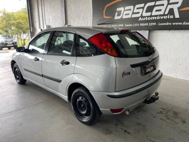 FORD - FOCUS - 2008/2008 - Prata - R$ 27.900,00