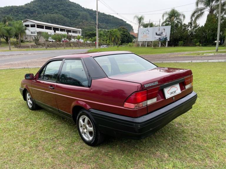 FORD - VERSAILLES - 1993/1993 - Vermelha - R$ 14.900,00