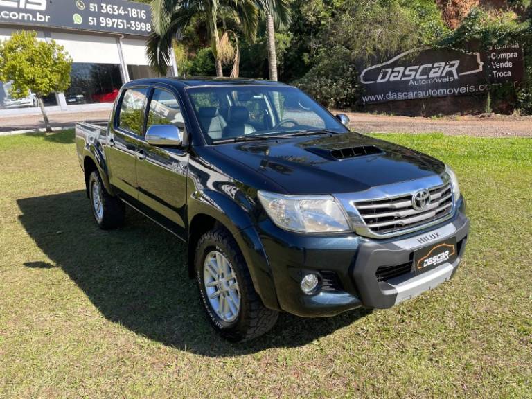 TOYOTA - HILUX - 2014/2014 - Azul - R$ 129.900,00