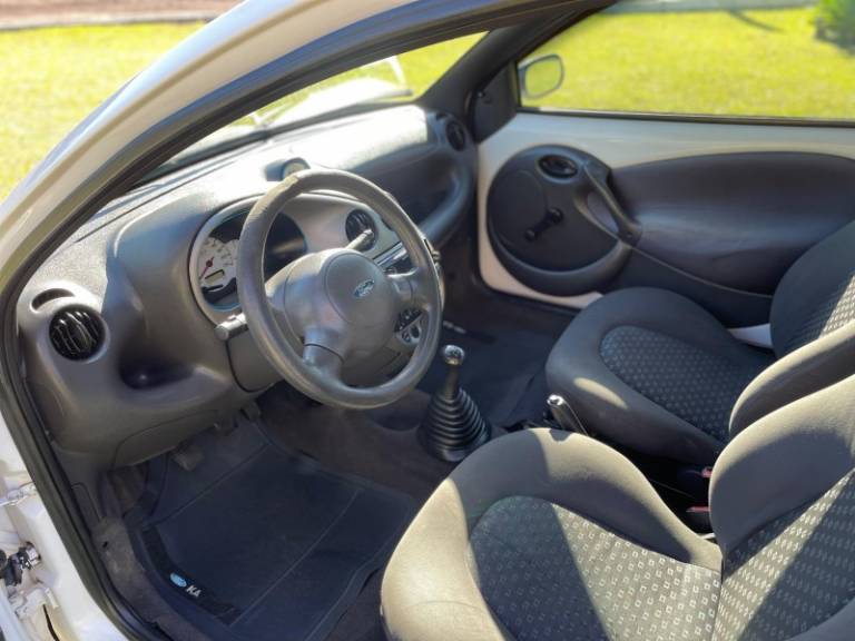 FORD - KA - 2004/2005 - Branca - R$ 19.900,00