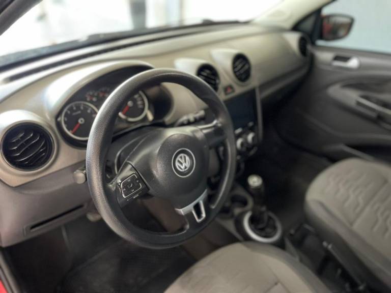 VOLKSWAGEN - SAVEIRO - 2011/2012 - Vermelha - R$ 52.900,00