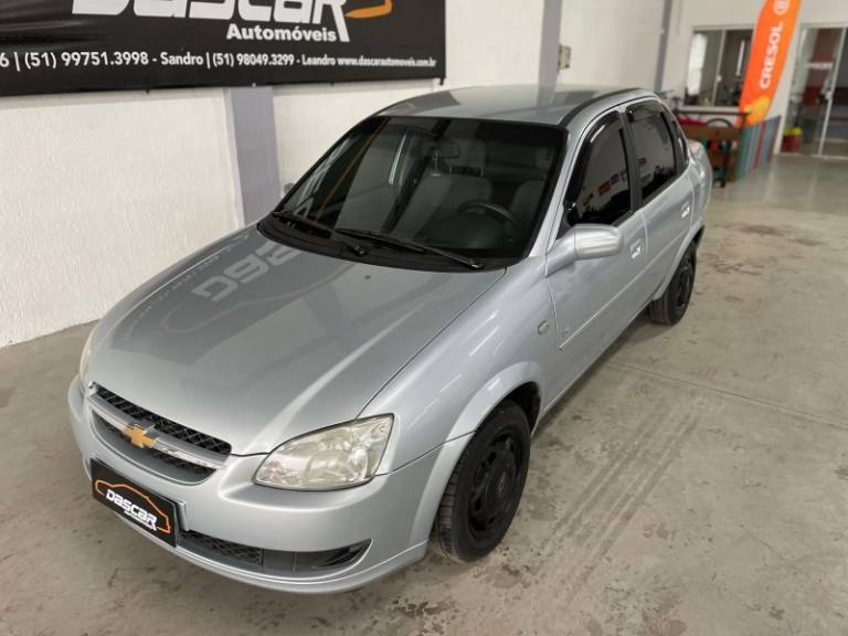 CHEVROLET - CLASSIC - 2010/2011 - Prata - R$ 28.900,00