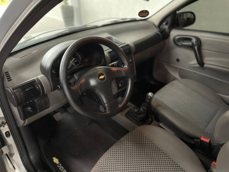 CHEVROLET - CLASSIC - 2010/2011 - Prata - R$ 28.900,00