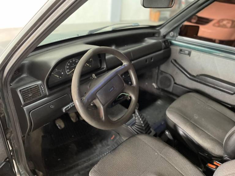 FIAT - UNO - 1995/1996 - Verde - R$ 9.900,00