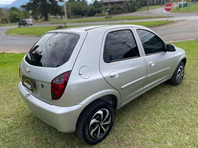 CHEVROLET - CELTA - 2012/2013 - Prata - R$ 36.900,00