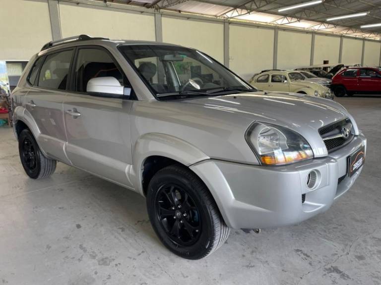 HYUNDAI - TUCSON - 2009/2010 - Prata - R$ 43.900,00