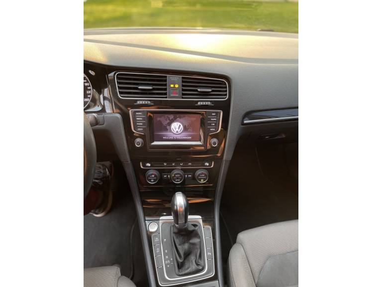 VOLKSWAGEN - GOLF - 2014/2014 - Branca - R$ 78.900,00