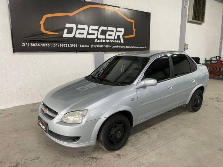 CHEVROLET - CLASSIC - 2010/2011 - Prata - R$ 28.900,00