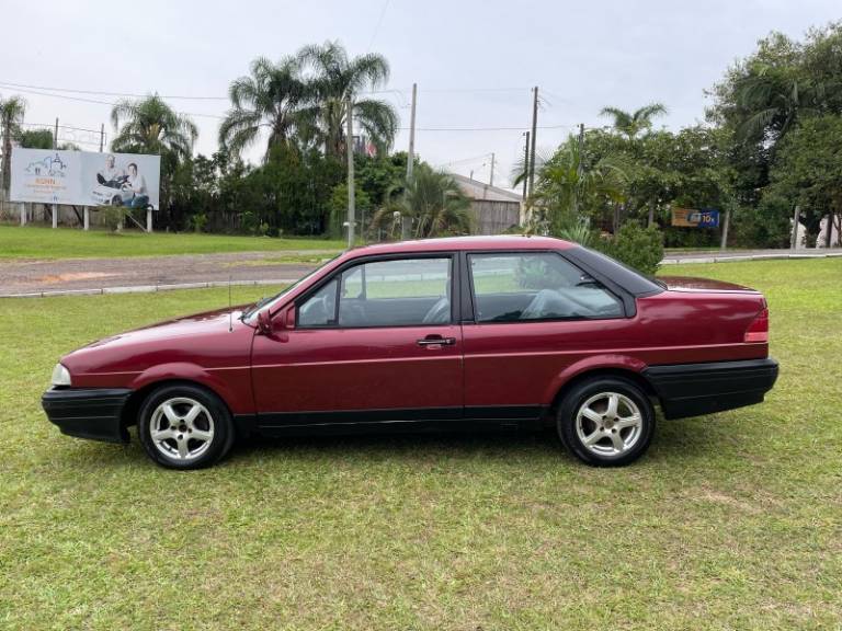 FORD - VERSAILLES - 1993/1993 - Vermelha - R$ 14.900,00