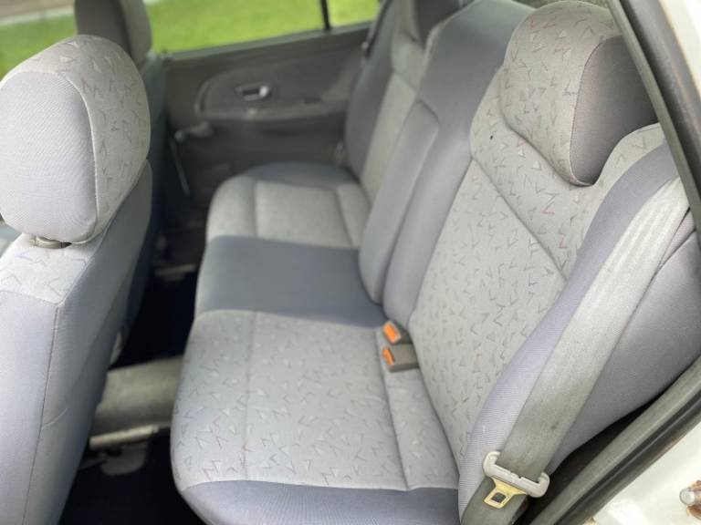 VOLKSWAGEN - SANTANA - 1999/2000 - Branca - R$ 21.900,00