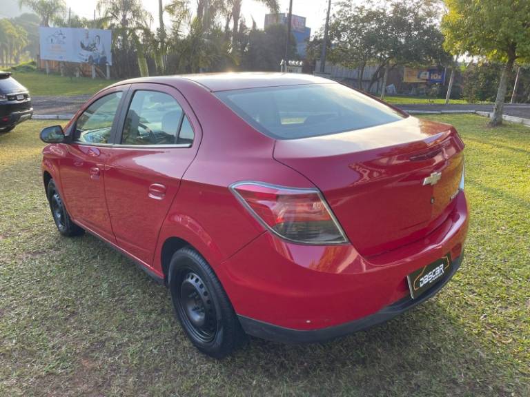 CHEVROLET - PRISMA - 2013/2013 - Vermelha - R$ 44.900,00