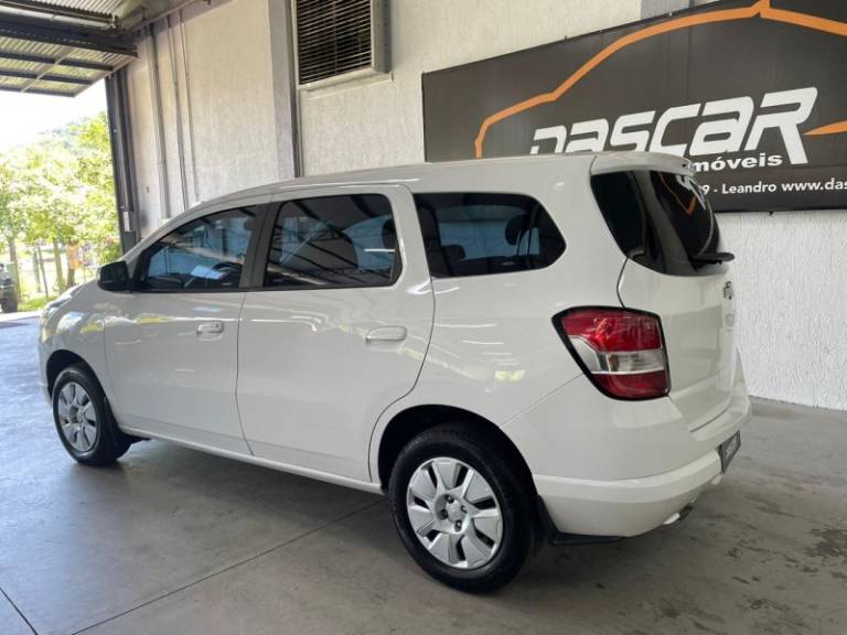 CHEVROLET - SPIN - 2016/2016 - Branca - R$ 44.900,00