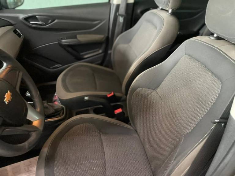 CHEVROLET - PRISMA - 2013/2014 - Cinza - R$ 43.900,00