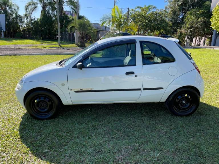 FORD - KA - 2004/2005 - Branca - R$ 19.900,00