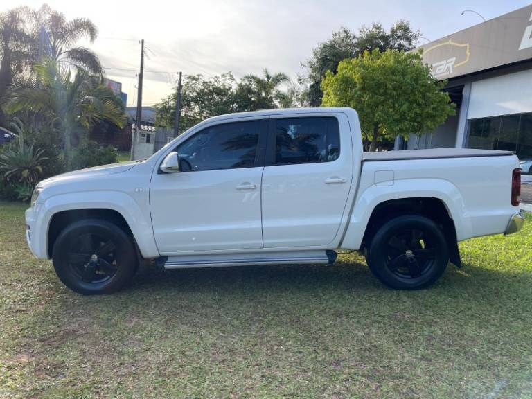 VOLKSWAGEN - AMAROK - 2019/2020 - Branca - R$ 144.900,00